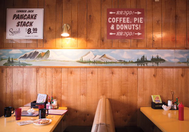 AW_May17_Features_Twin-Peaks_Width_01